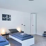 Appartement Alfa Doppelzimmer Mit Teekueche Und Terrasse Porsche Bosch L Gemeinschaftsbad Wifi Smarttv L Double With Kitchenette And Terrace L Shared Bathroom Bs21a5