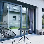 Alfa Doppelzimmer Mit Teekueche Und Terrasse Porsche Bosch L Gemeinschaftsbad Wifi Smarttv L Double With Kitchenette And Terrace L Shared Bathroom Bs21a5 Appartement *