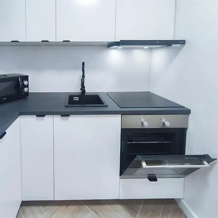 Alfa Doppelzimmer Mit Teekueche Und Terrasse Porsche Bosch L Gemeinschaftsbad Wifi Smarttv L Double With Kitchenette And Terrace L Shared Bathroom Bs21a5 * Στουτγκάρδη