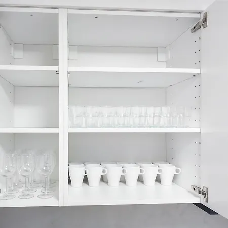 Alfa Doppelzimmer Mit Teekueche Und Terrasse Porsche Bosch L Gemeinschaftsbad Wifi Smarttv L Double With Kitchenette And Terrace L Shared Bathroom Bs21a5 *