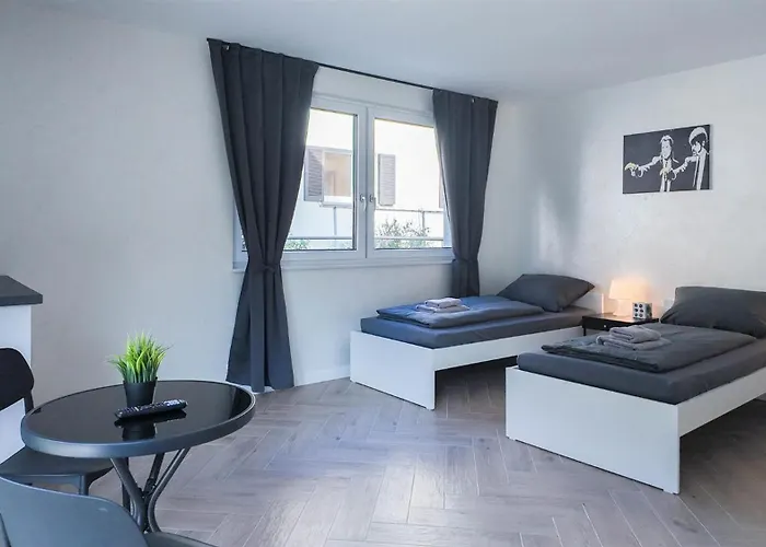 Apartman Alfa Doppelzimmer Mit Teekueche Und Terrasse Porsche Bosch L Gemeinschaftsbad Wifi Smarttv L Double With Kitchenette And Terrace L Shared Bathroom Bs21a5