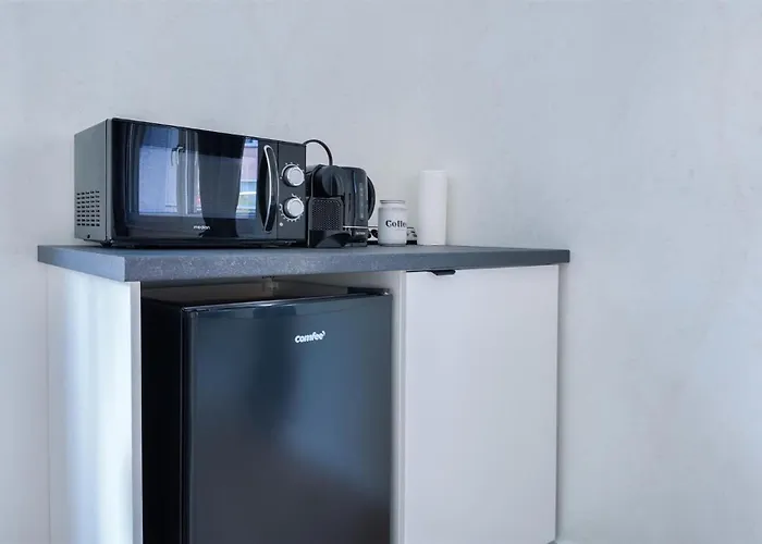 Alfa Doppelzimmer Mit Teekueche Und Terrasse Porsche Bosch L Gemeinschaftsbad Wifi Smarttv L Double With Kitchenette And Terrace L Shared Bathroom Bs21a5 Apartman *