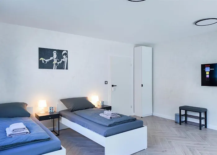 Apartman Alfa Doppelzimmer Mit Teekueche Und Terrasse Porsche Bosch L Gemeinschaftsbad Wifi Smarttv L Double With Kitchenette And Terrace L Shared Bathroom Bs21a5