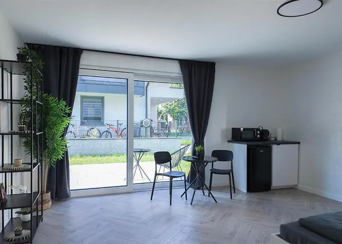Alfa Doppelzimmer Mit Teekueche Und Terrasse Porsche Bosch L Gemeinschaftsbad Wifi Smarttv L Double With Kitchenette And Terrace L Shared Bathroom Bs21a5 * Stuttgart