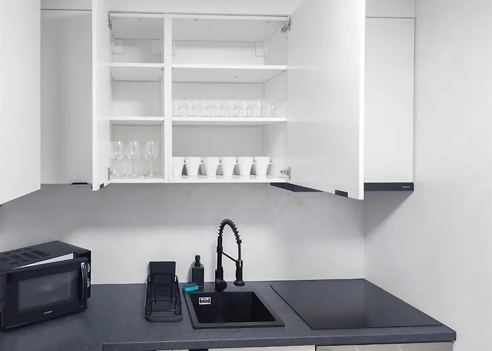 Apartman Alfa Doppelzimmer Mit Teekueche Und Terrasse Porsche Bosch L Gemeinschaftsbad Wifi Smarttv L Double With Kitchenette And Terrace L Shared Bathroom Bs21a5 *