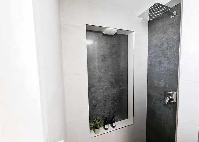 Alfa Doppelzimmer Mit Teekueche Und Terrasse Porsche Bosch L Gemeinschaftsbad Wifi Smarttv L Double With Kitchenette And Terrace L Shared Bathroom Bs21a5 Apartman Stuttgart